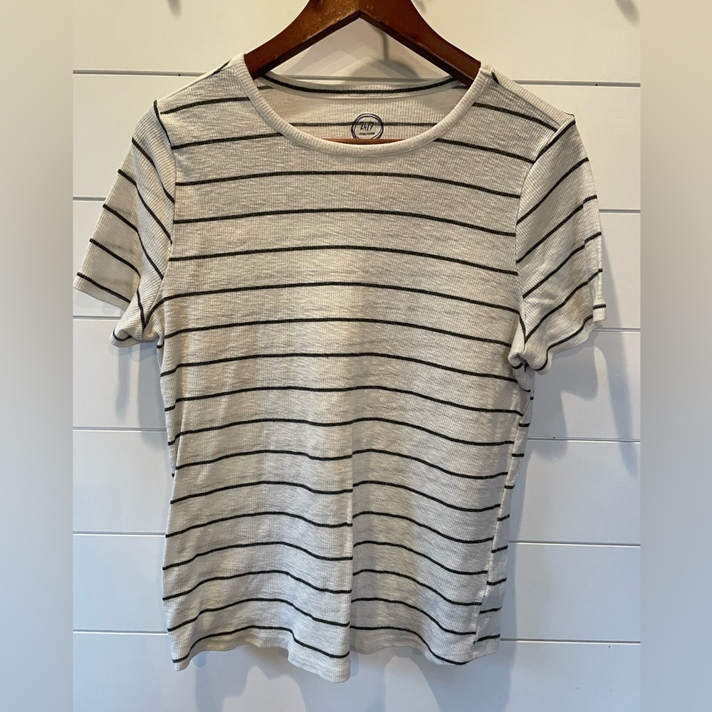Maurice’s 24/7 White w/Black Skinny Stripes Tee 0X